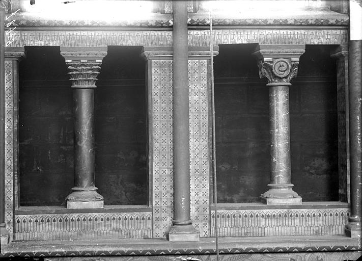 Vue intérieure du choeur : Baie géminée du triforium