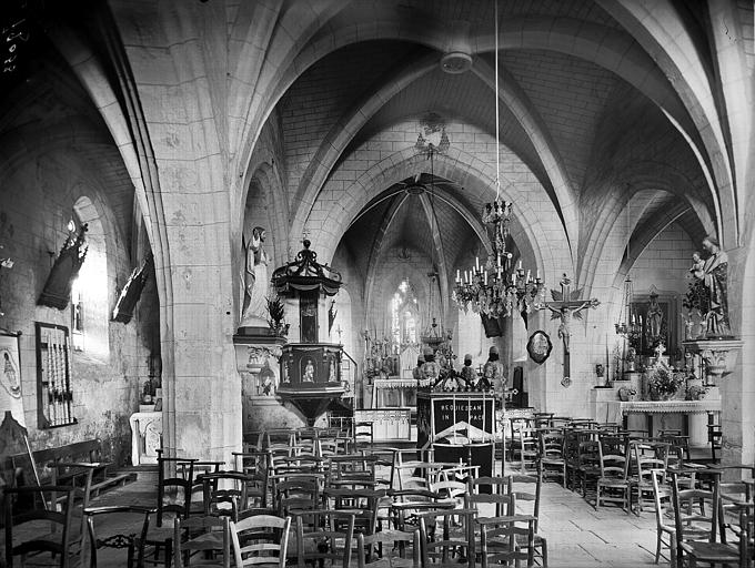 Vue intérieure de la nef et du choeur