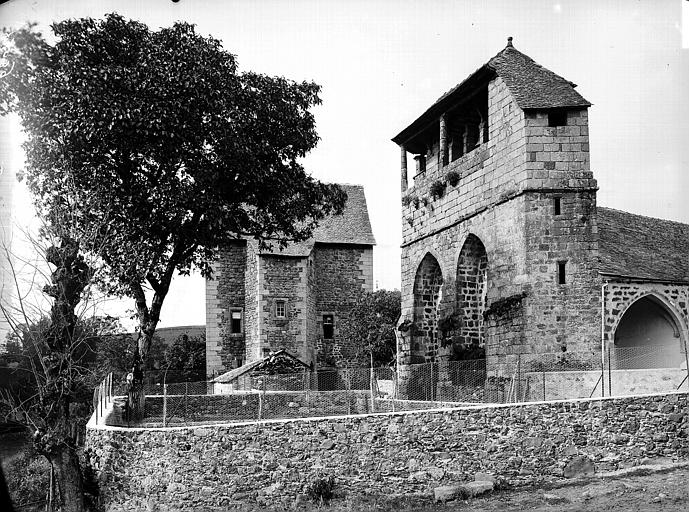 Angle sud-ouest : Clocher-arcade