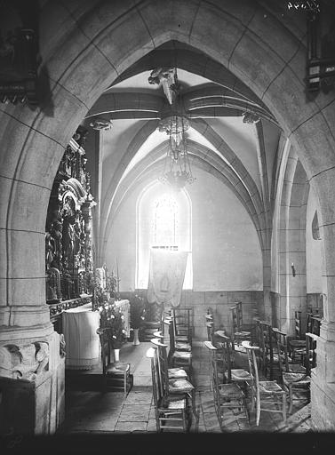 Vue intérieure d'une chapelle