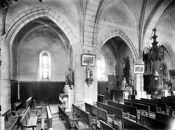 Vue intérieure de la nef, côté nord : Chapelles latérales