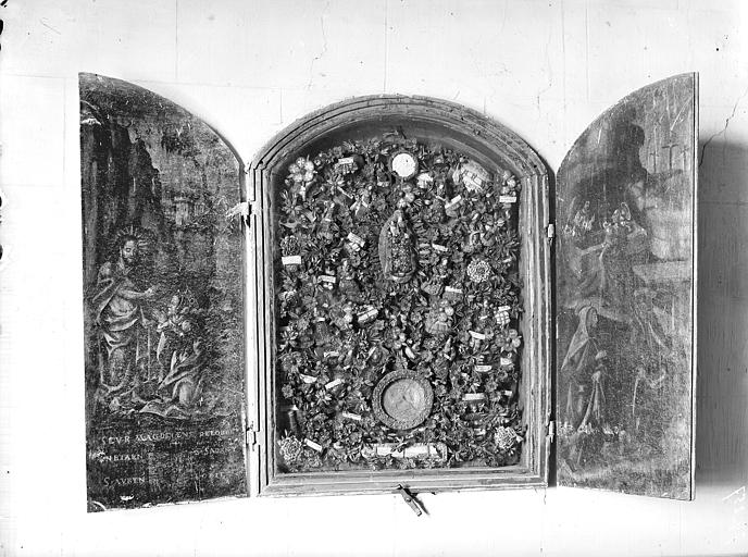 Tableau reliquaire à volets peints (triptyque, ouvert) : Apparition à sainte Madeleine. Vierge à l'Enfant. Les saintes femmes au tombeau