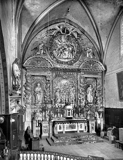 Vue intérieure du choeur : Retable