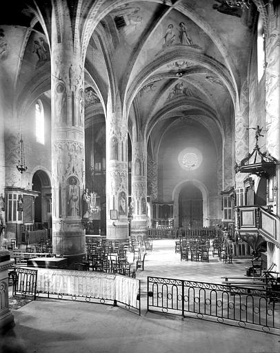 Vue intérieure de la nef vers le sud-ouest