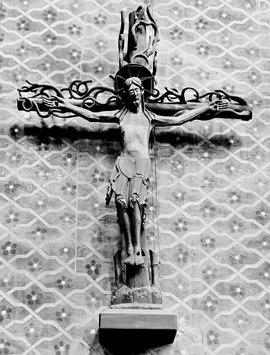 Statue en bois : Christ en croix - © Ministère de la Culture (France), Médiathèque du patrimoine et de la photographie, diffusion RMN-GP