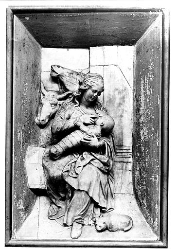 Bas-relief, Vierge allaitant. Haut-relief : Vierge allaitant