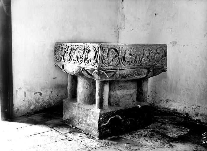 Fonts baptismaux. Fonts baptismaux