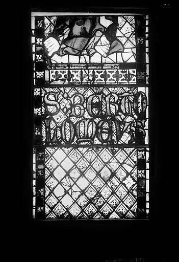 Vitrail du choeur, 16e fenêtre haute : Inscription 'S. Bartolome'