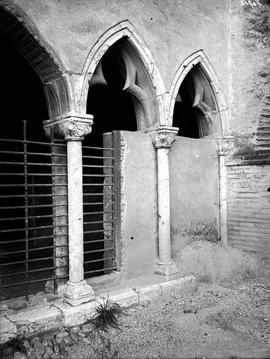 Restes du cloître