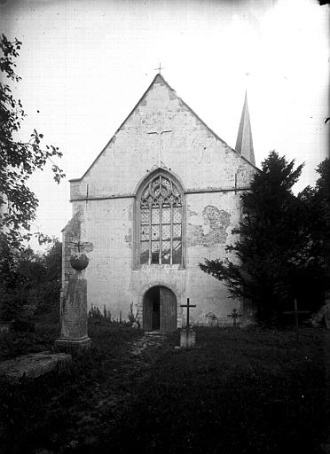 Façade ouest et tombeau de Malebranche