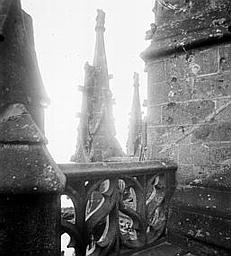 Balustrade et pinacles de l'abside