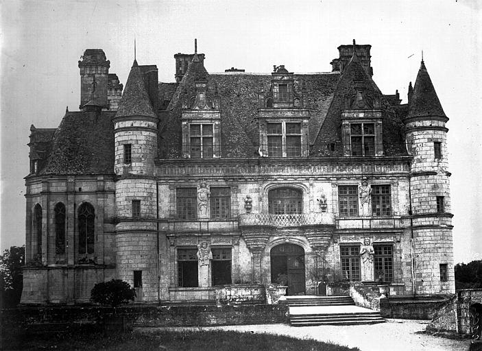 Ensemble nord : Chapelle et château de Bohier