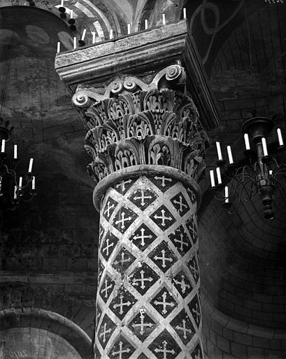 Chapiteau de l'arcade du choeur, feuillages