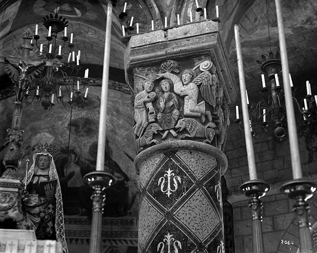 Chapiteau de l'arcade du choeur, Daniel dans la fiosse aux lions