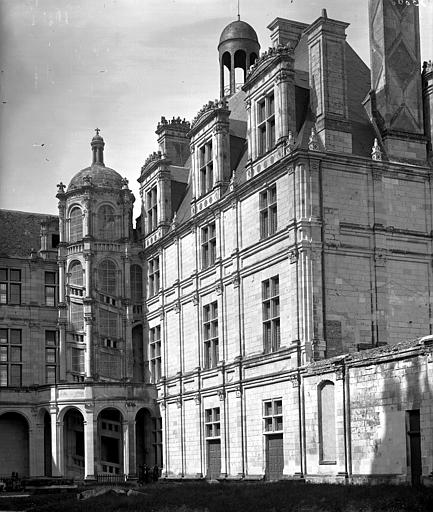 Cour et escalier (supposé)