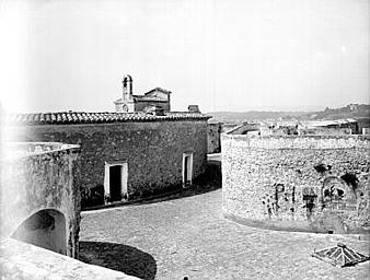 Enceinte et chemin de ronde