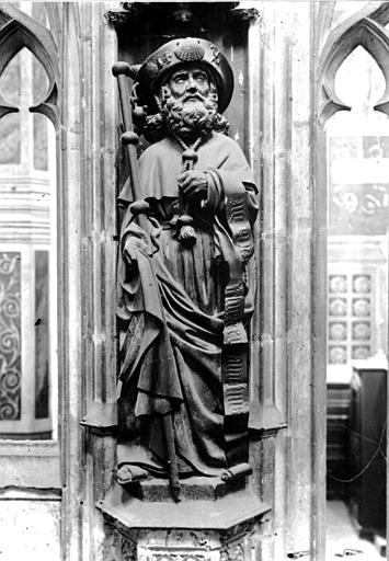 Clôture du choeur, statue d'un saint personnage