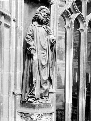 Clôture du choeur, statue d'un saint personnage