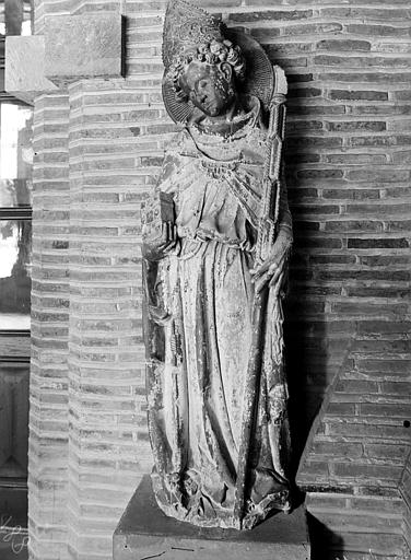 Chapelle de Rieux, statue d'apôtre