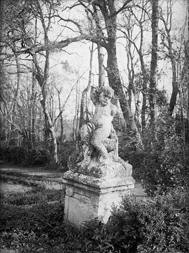 Statue d'enfant