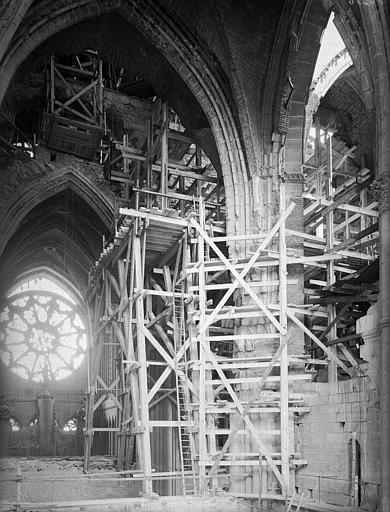 Croisée du transept, ensemble et étayage du pilier sud-est