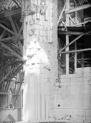 Croisée du transept, pilier à hauteur du triforium