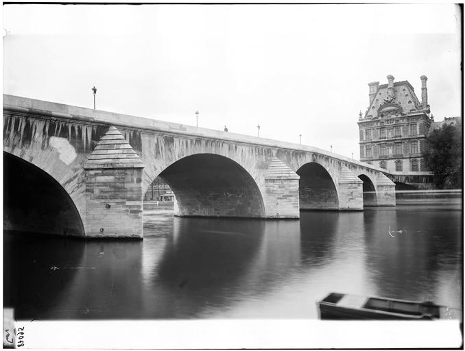 Vue du pont et du Pavillon de Flore