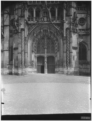 Façade sud, portail du transept