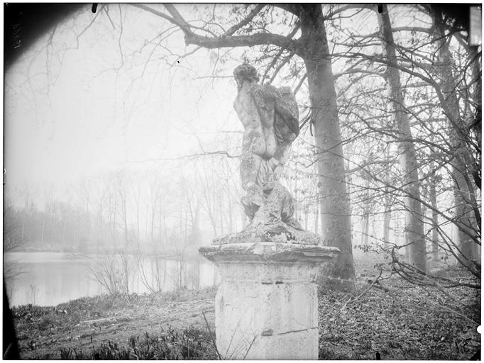 Statue dans le parc