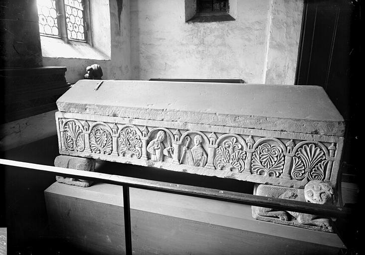 Tombeau de l'évêque Adeloch, fondateur de l'Eglise Saint-Thomas en 830 (face postérieure) - © Ministère de la Culture (France), Médiathèque du patrimoine et de la photographie, diffusion GrandPalaisRmn Photo