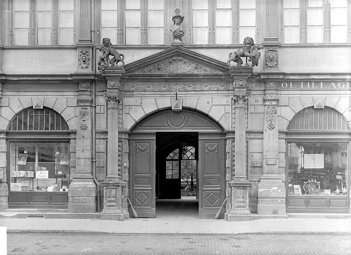 Façade sur rue : Rez-de-chaussée