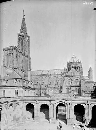 Ensemble sud pris des fenêtres du musée