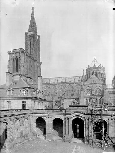 Ensemble sud pris des fenêtres du musée