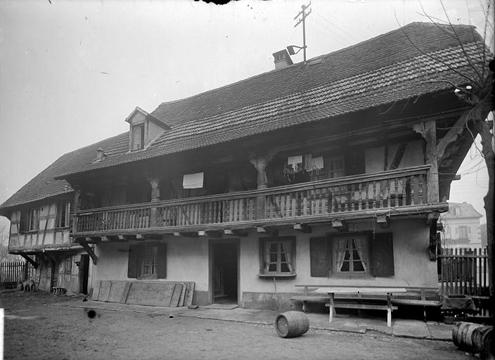 Façade latérale avec loggia