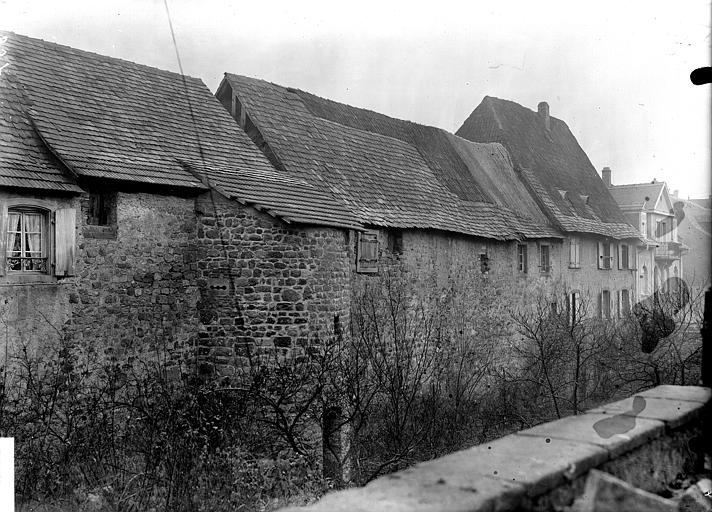 Maisons à l'emplacement des remparts