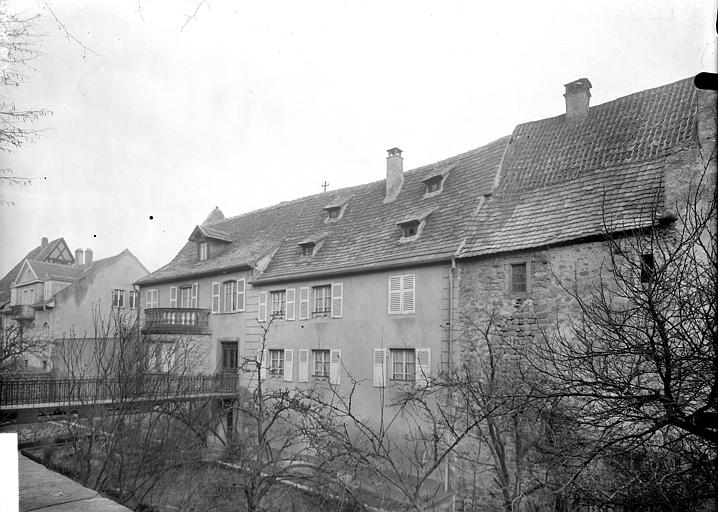 Maisons à l'emplacement des remparts