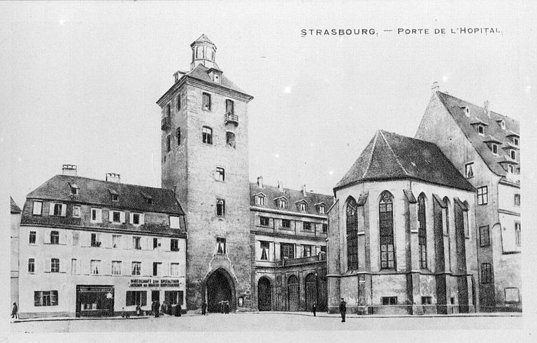 Vue d'ensemble sur la place