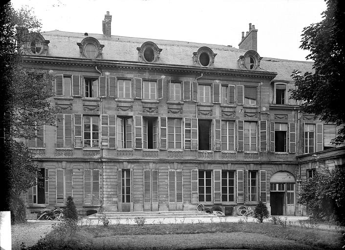 deuxième cour : Façade