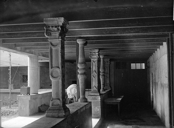 Cloître : Vue intérieure de la galerie