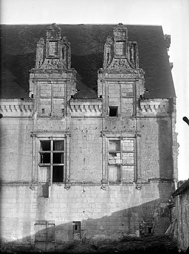 Façade sur cour : Fenêtres et lucarnes