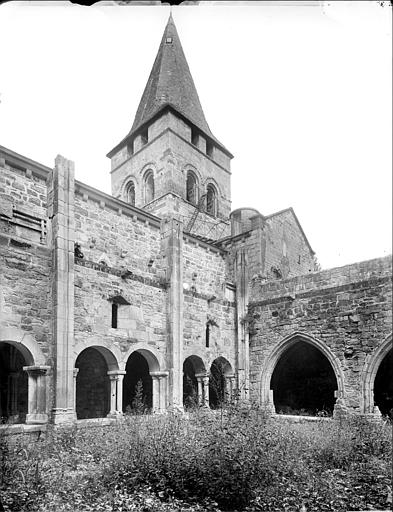 Eglise et son cloître