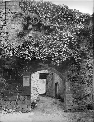 Porte fortifiée dite de l'ancien prieuré