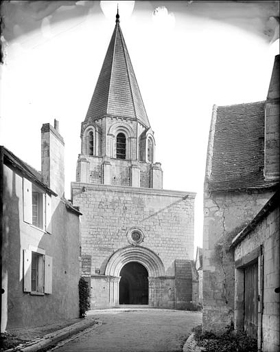 Façade ouest : Clocher porche