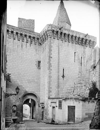 Porte Royale ou châtelet d'entrée (au nord-ouest de l'enceinte) : Façade intra-muros