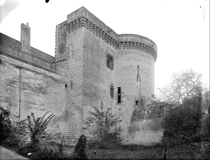 Vieux Château : Tour Neuve ou tour Louis XI, côté nord