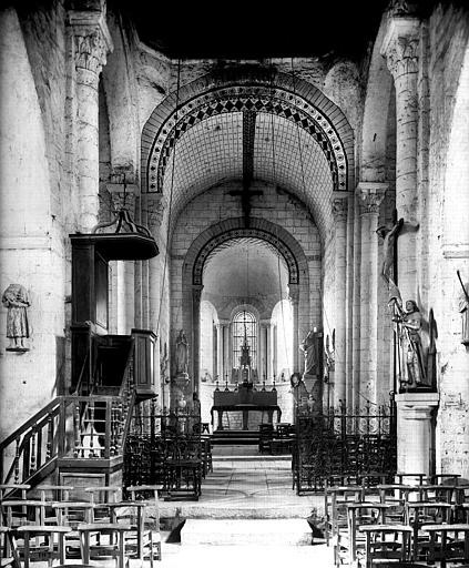 Vue intérieure de la croisée et du choeur