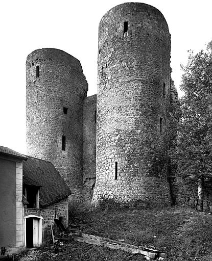 Façade avec les deux tours