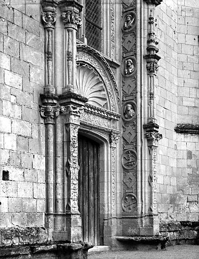 Chapelle : Portail de la façade ouest