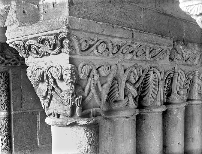 Arcades du cloître : Chapiteaux