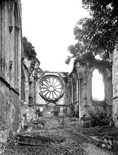 Vue intérieure du choeur